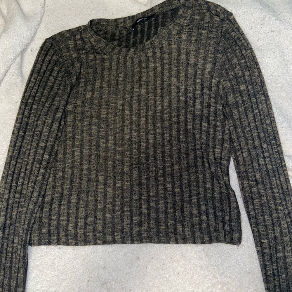 forever 21 long sleeve cropped shirt